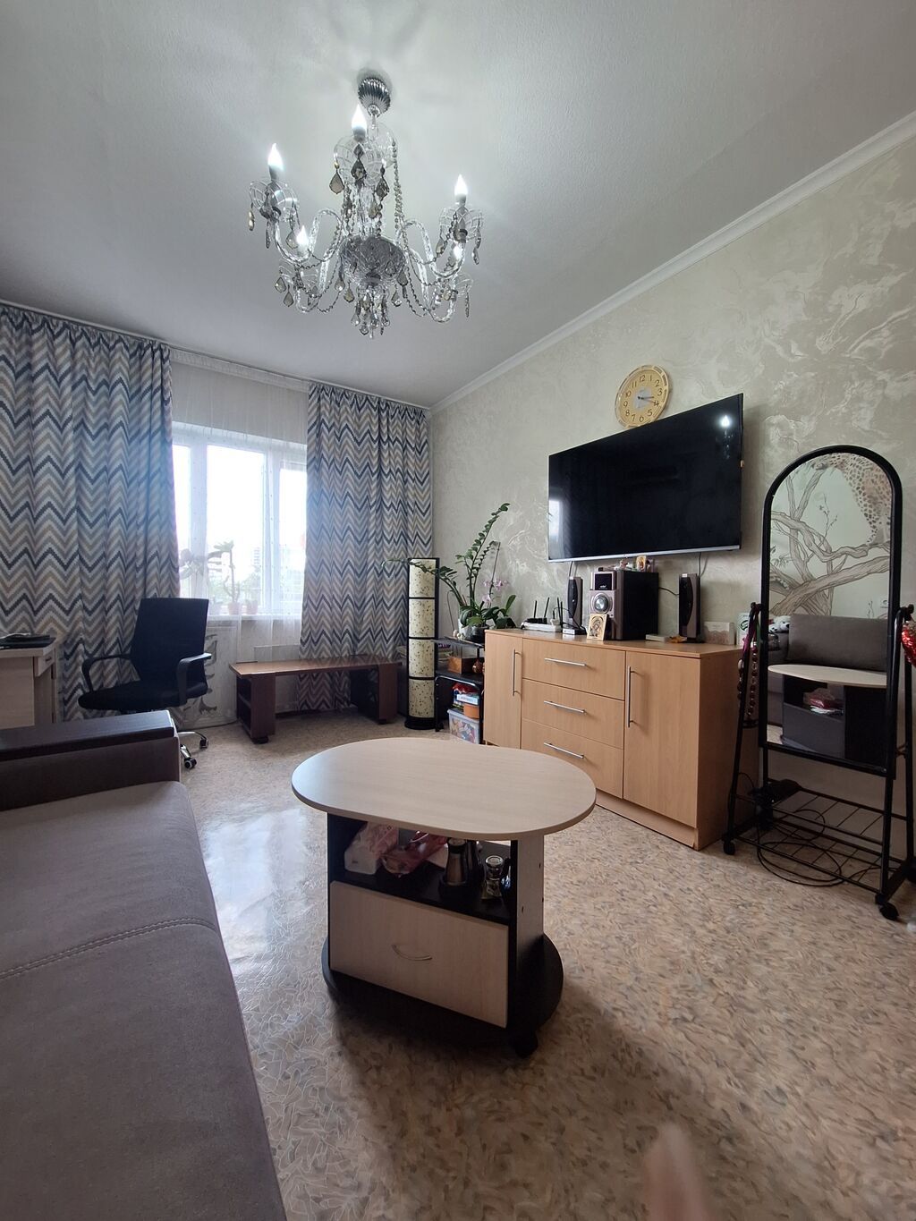 2 комнаты, 48 м², Дордой Плаза ТРЦ 105 серия, 5 этаж, Косметический ремонт: фото 1