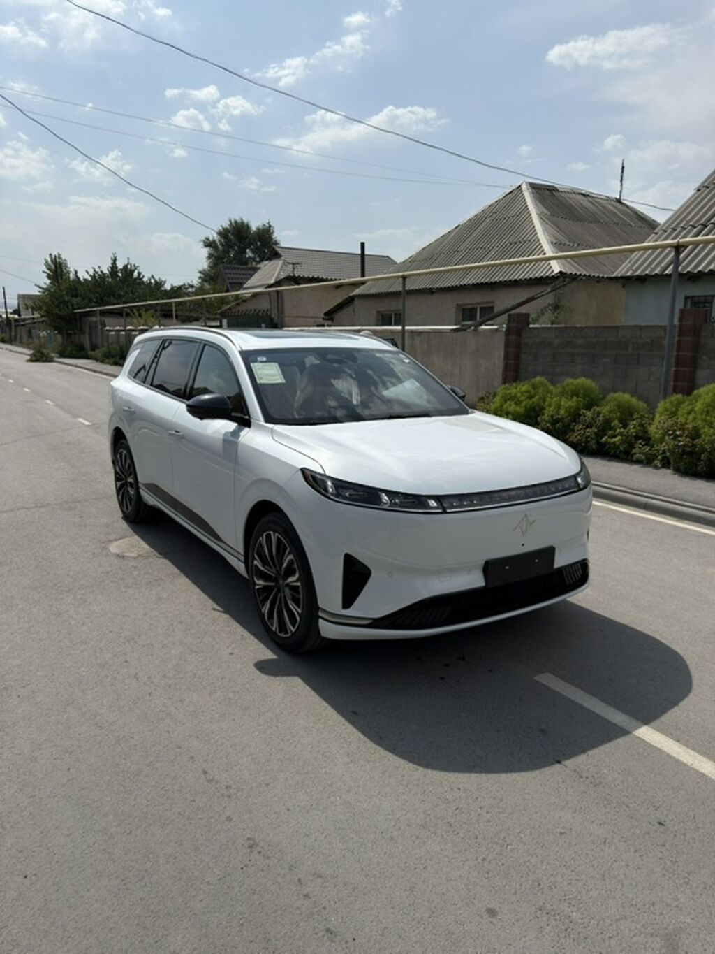 Lixiang L7: 2026 г., 1.5 л, Автомат, Электромобиль, Кроссовер: фото 1