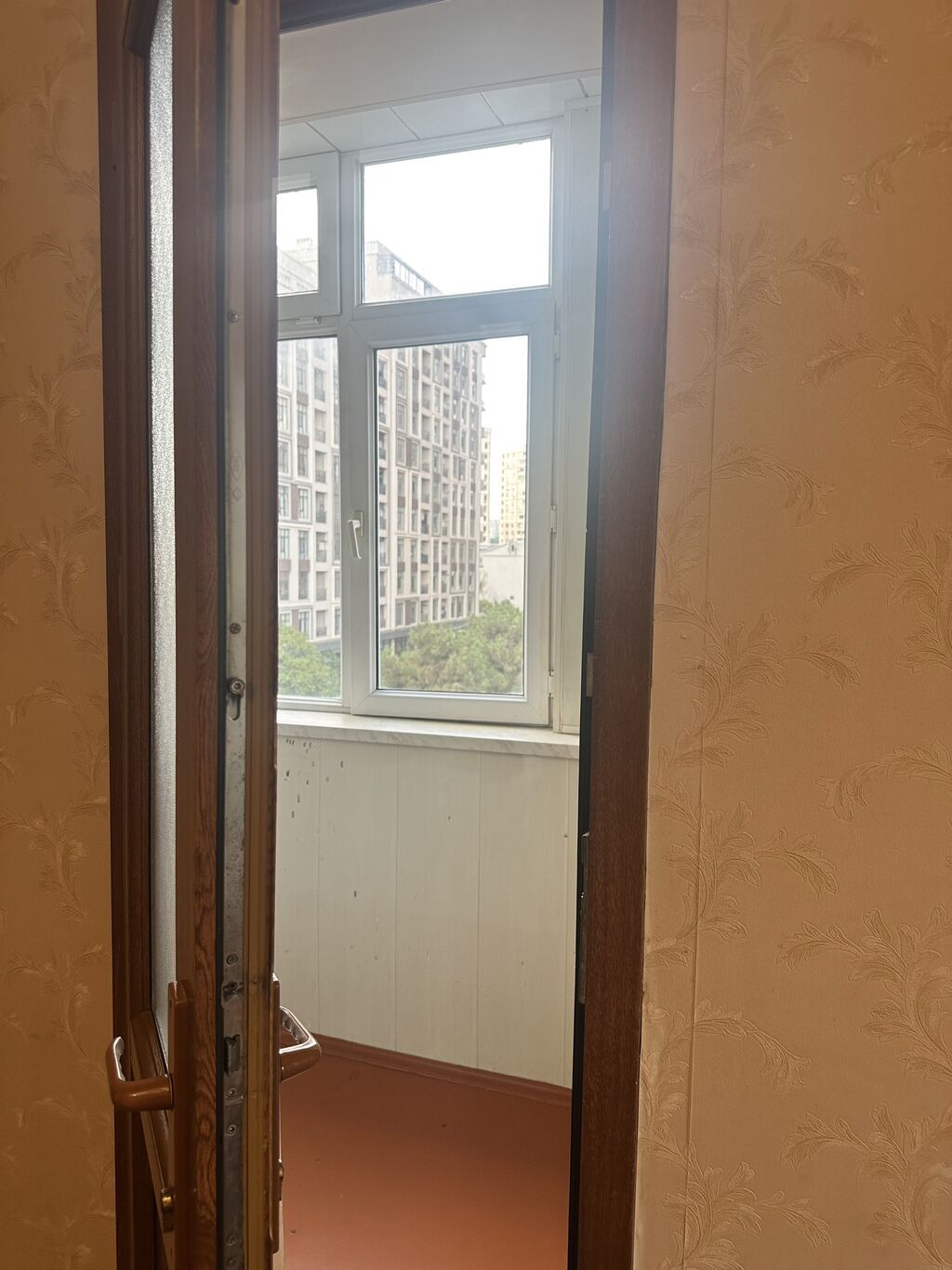 1 otaqdan iki otağa düzəlib mənzil mətbəxdə qaz plitəsi,otaqda