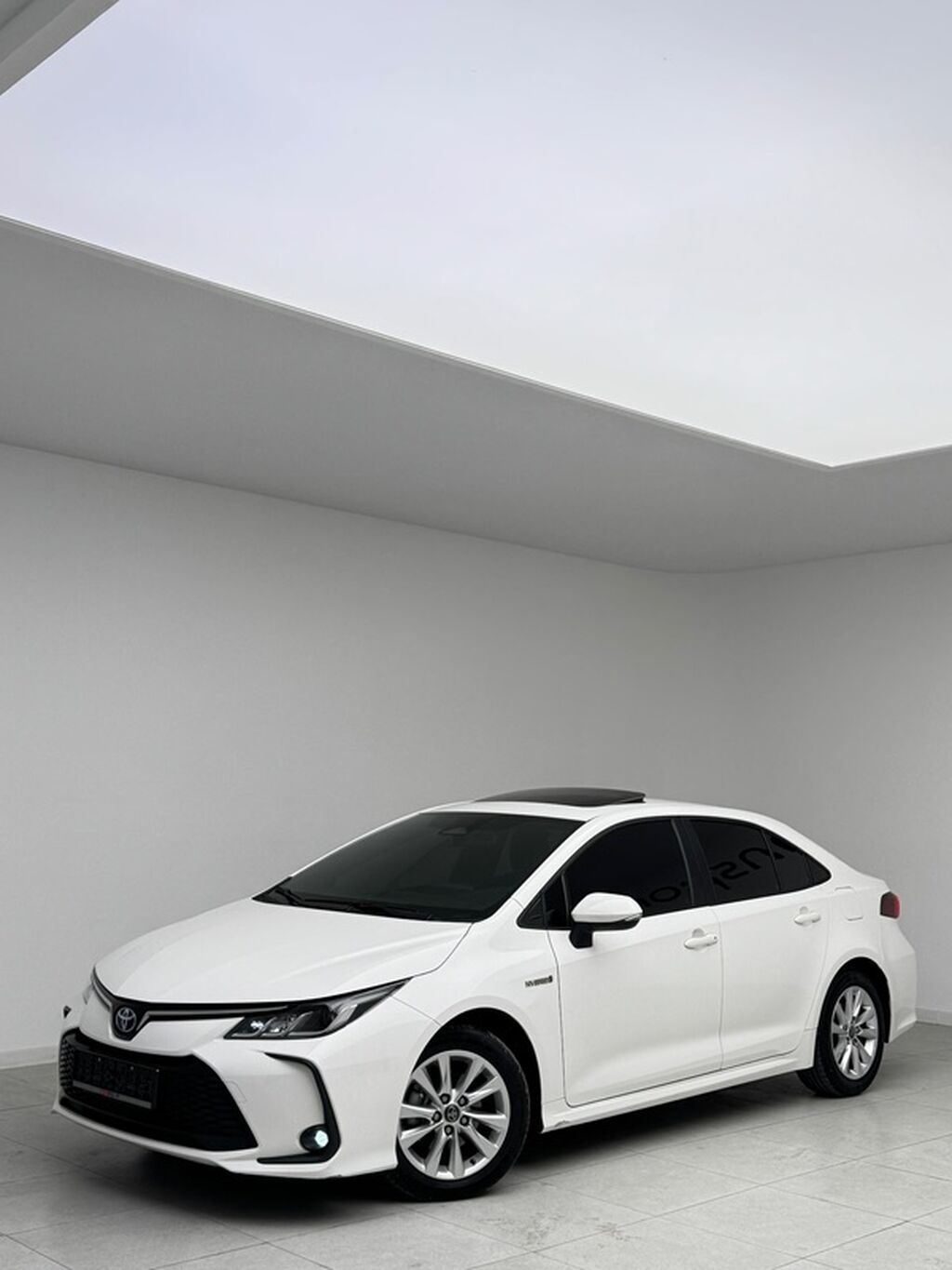 Toyota Corolla: 2023 г., 1.8 л, Автомат, Гибрид, Седан: фото 6