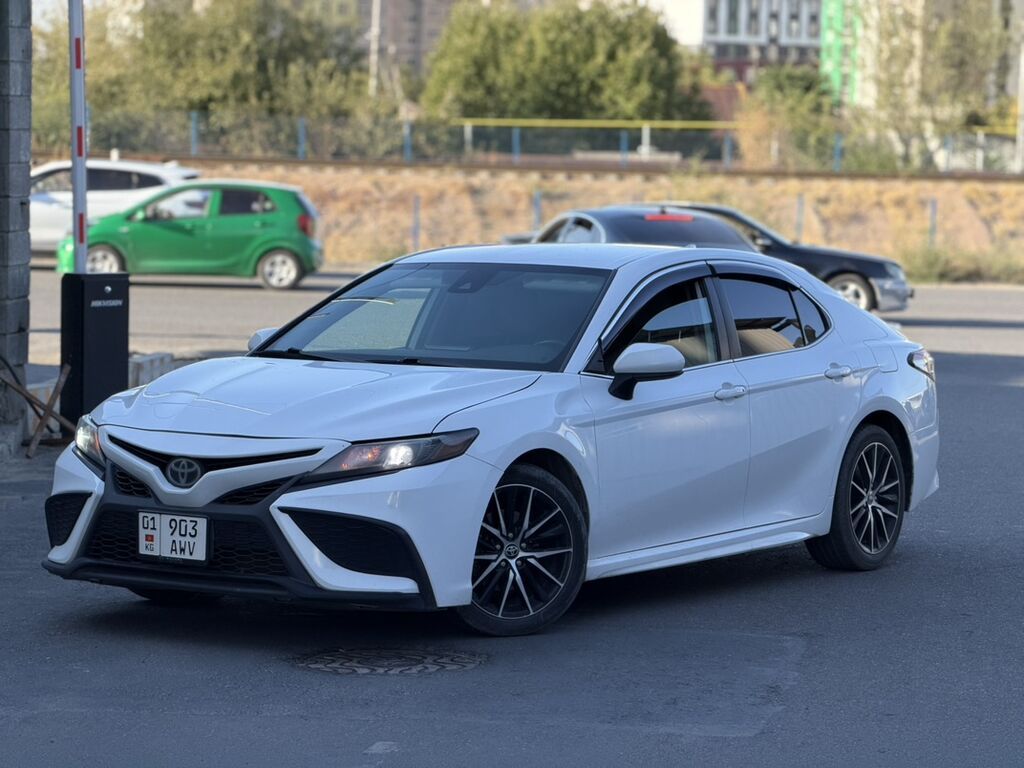 Toyota Camry: 2020 г., 2.5 л, Автомат, Бензин, Седан: фото 3