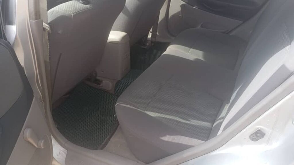 Mazda 323: 2002 г., 1.6 л, Механика, Бензин, Хэтчбэк: фото 6