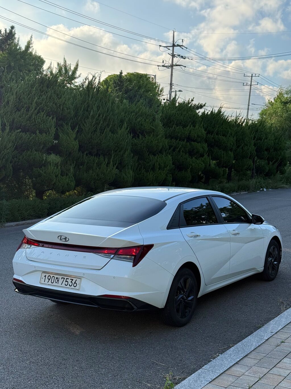 Hyundai Avante: 2021 г., 1.6 л, Автомат, Гибрид, Седан: фото 3