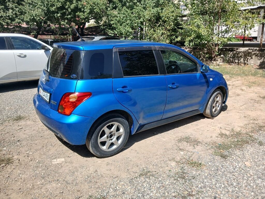 Toyota Ist: 2003 г., 1.3 л, Автомат, Бензин, Хэтчбэк: фото 3