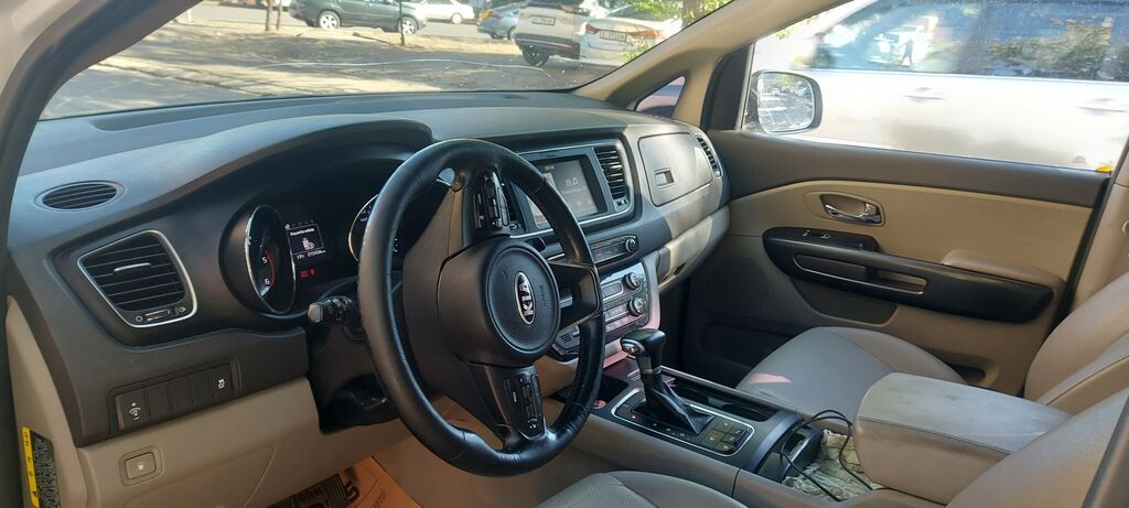 Kia Carnival: 2017 г., 2.2 л, Автомат, Дизель, Минивэн: фото 5