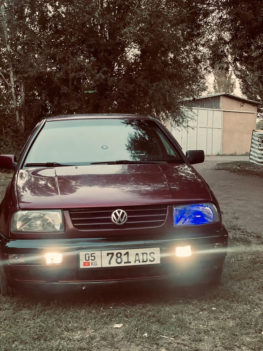 Volkswagen Vento: 1992 г., 1.8 л, Механика, Бензин, Седан: фото 2