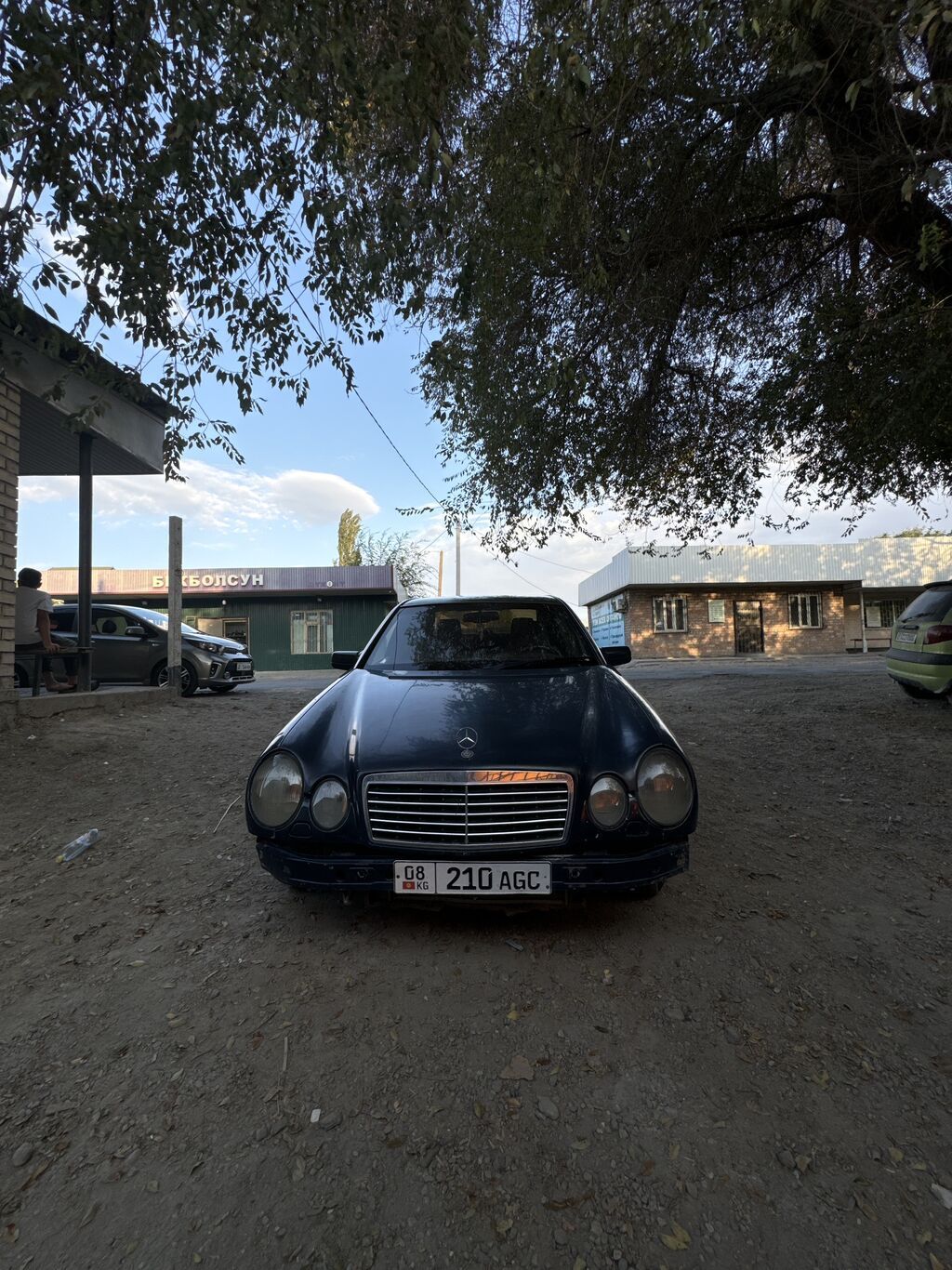 Mercedes-Benz E-Class: 1996 г., 2.2 л, Механика, Бензин, Седан: фото 1