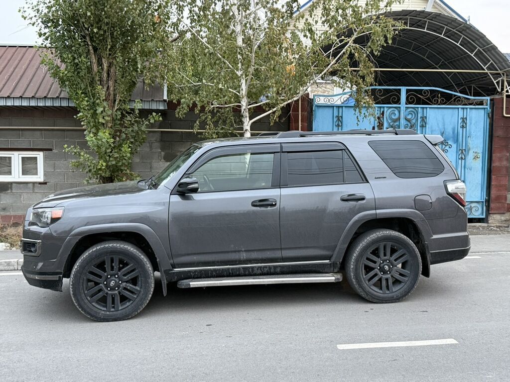Toyota 4Runner: 2020 г., Газ, Внедорожник: фото 3