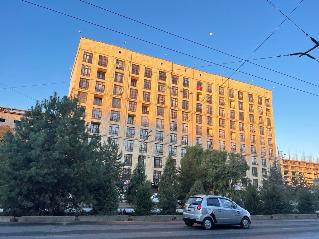 Сдам 3-комнатную квартиру 140 м², 7 этаж: фото 1