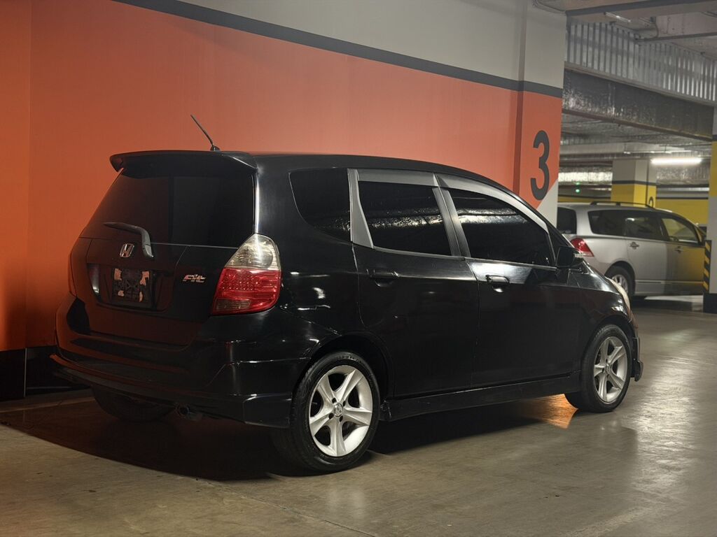 Honda Fit: 2005 г., 1.3 л, Автомат, Бензин, Хэтчбэк: фото 6