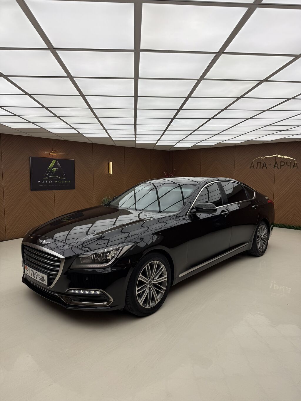 Hyundai Genesis: 2018 г., 3.3 л, Автомат, Бензин: фото 3