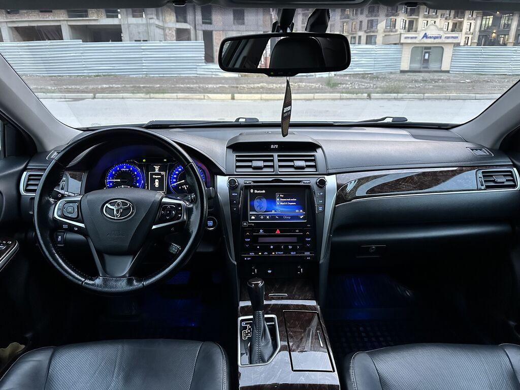 Toyota Camry: 2017 г., 2.5 л, Автомат, Бензин, Седан: фото 2