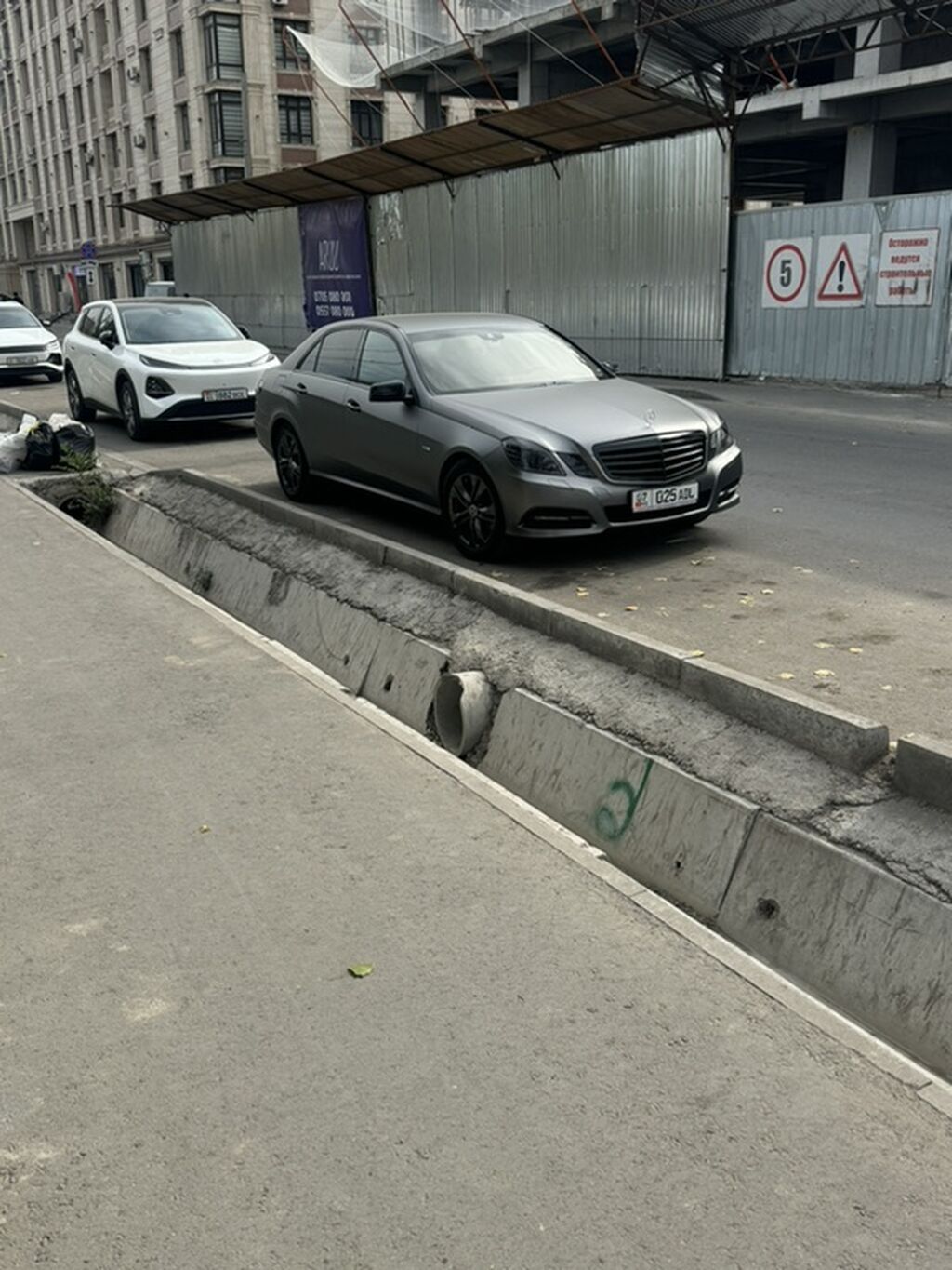 Mercedes-Benz E-Class: 2010 г., 2 л, Автомат, Бензин, Седан: фото 3