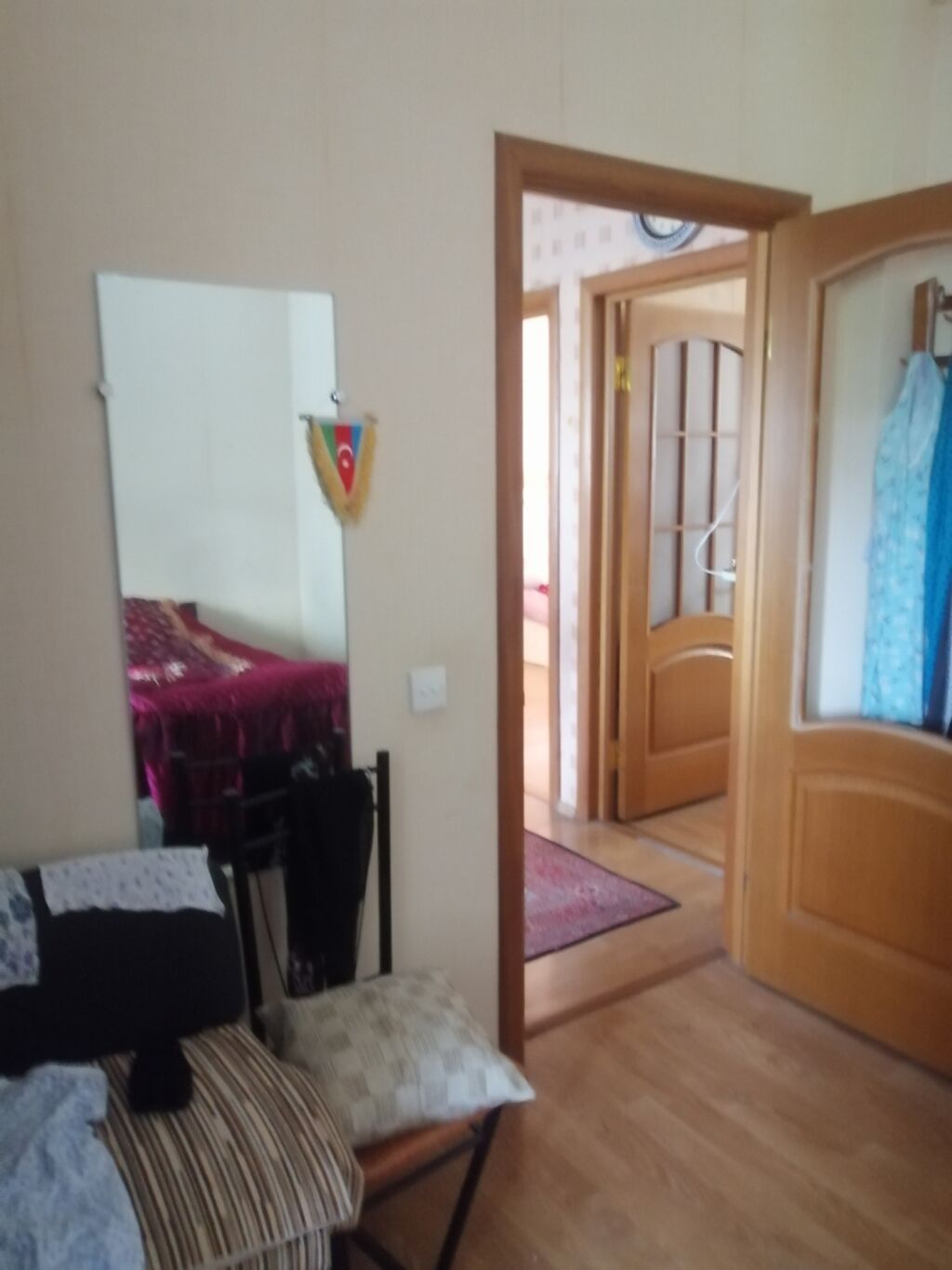 Ev satılır Təsvir:4/4 balkonlar baglidi cəmi bir qonşu var - Yataq