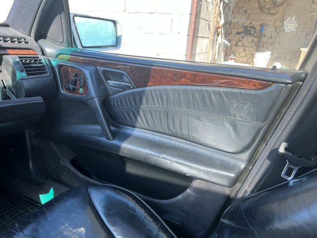 Mercedes-Benz E-Class: 1997 г., 4.3 л, Автомат, Бензин, Седан: фото 7
