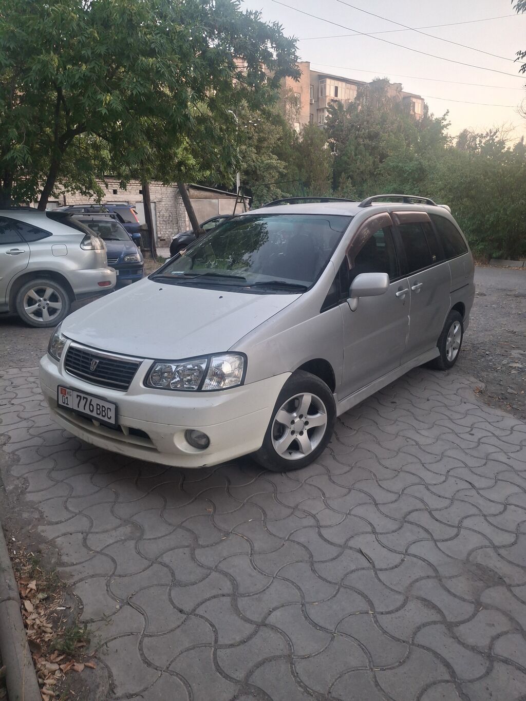 Продам Nissan Liberty 2000 г., 2.0 л, автомат: фото 4