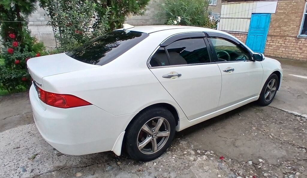 Honda Accord: 2004 г., 2 л, Автомат, Бензин, Седан: фото 4