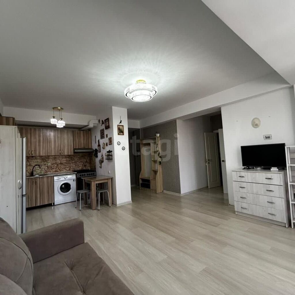 Продается 2-комнатная квартира, 49 м², 1/4 этаж: фото 2
