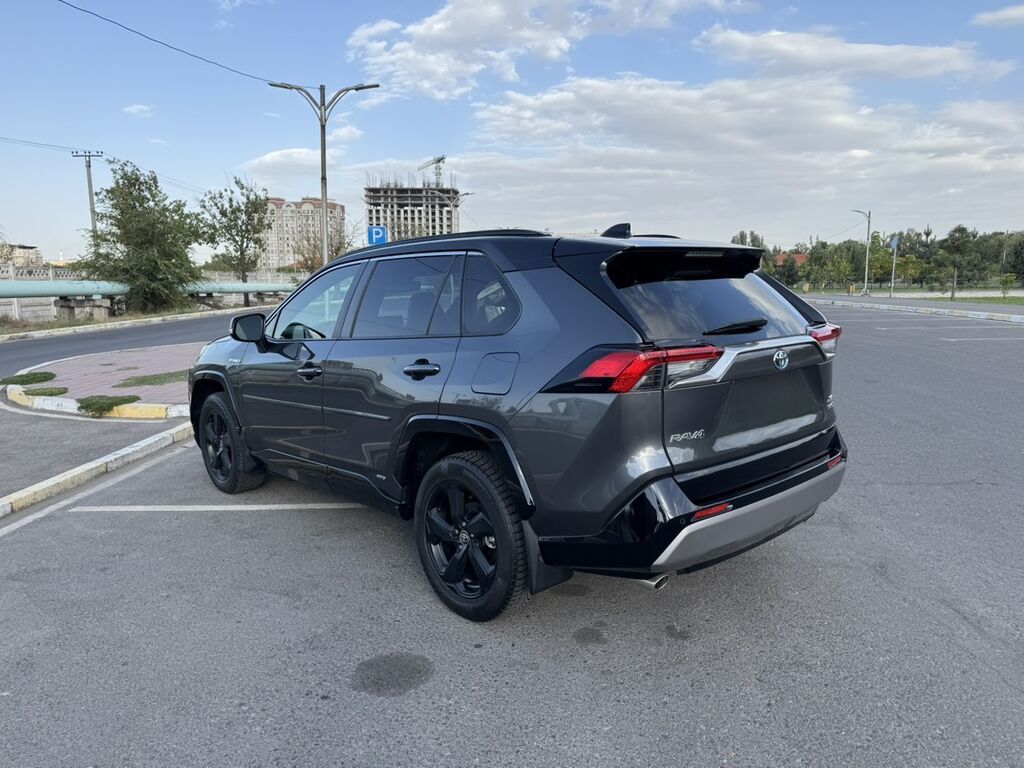 Toyota RAV4: 2020 г., 2.5 л, Автомат, Гибрид, Кроссовер: фото 3