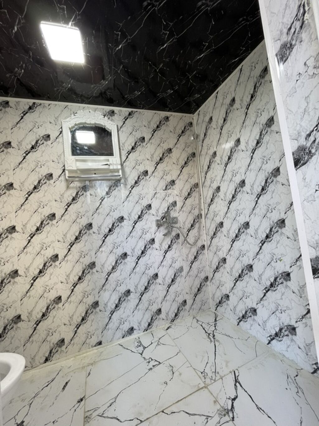 Sentralni bineqedi, bineqedi vaenkomatinin arxasi, 3 cu medende 2