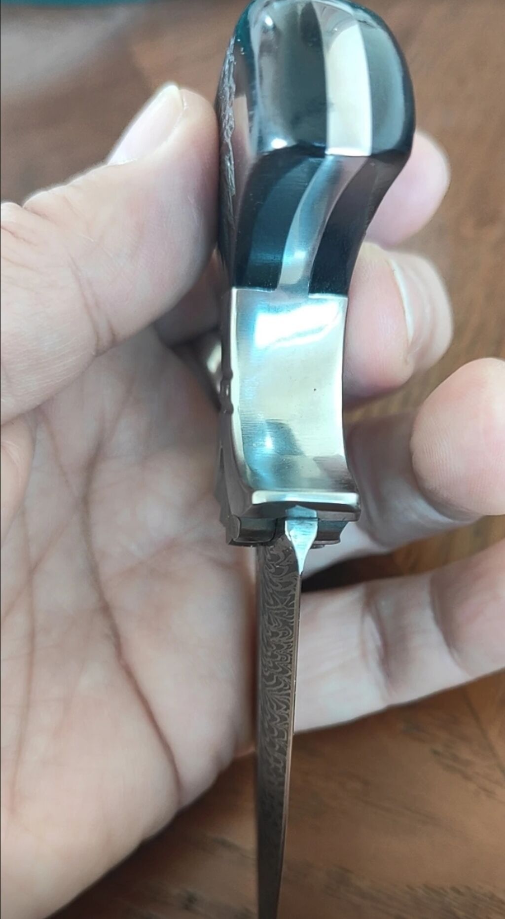 Пишите в Ватсапп Мини-нож «Push Dagger» с резным клинком и кожаными — фото 4