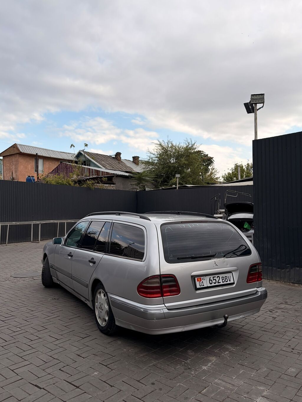 Mercedes-Benz E-Class: 1999 г., 3.7 л, Автомат, Бензин, Универсал: фото 2