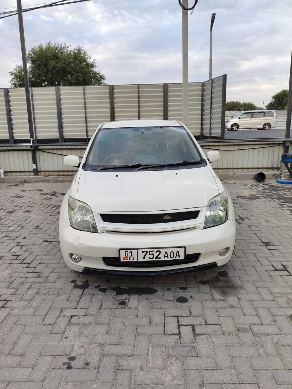 Toyota Ist: 2002 г., 1.5 л, Автомат, Бензин, Хэтчбэк: фото 1