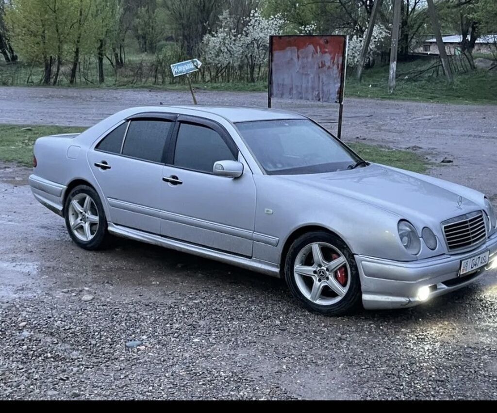 Mercedes-Benz E-Class: 1996 г., 3.2 л, Автомат, Газ, Седан: фото 1
