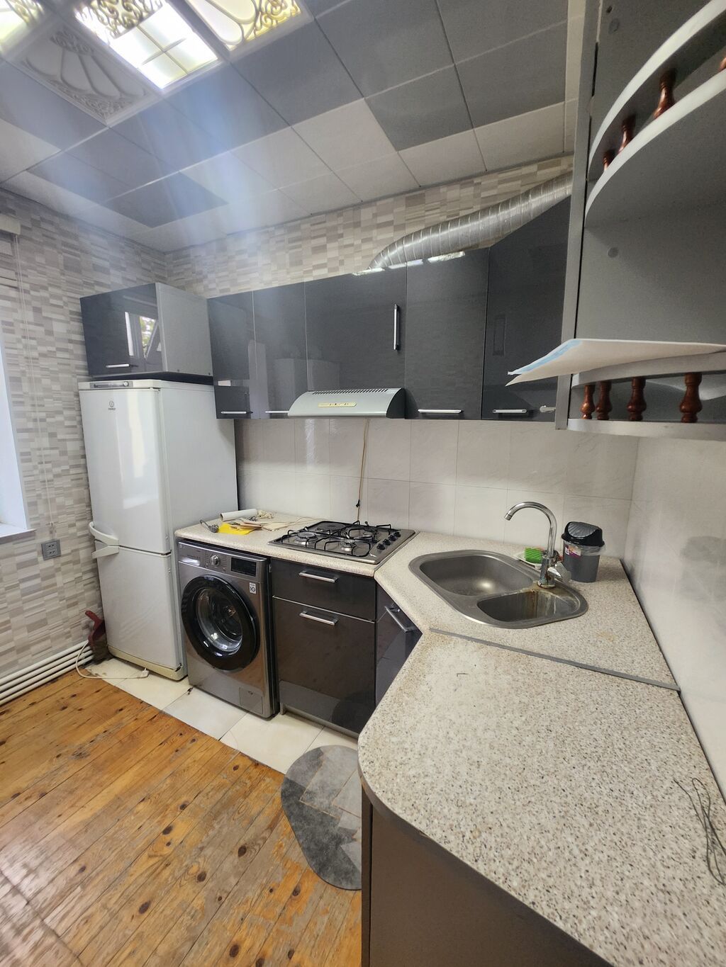 Salyan, 3 otaqlı, Köhnə tikili, 85 kv. m