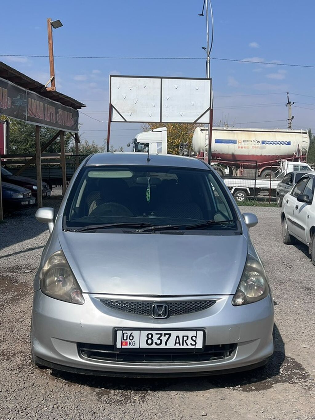 Honda Fit: 2002 г., 1.3 л, Автомат, Бензин, Хэтчбэк: фото 2