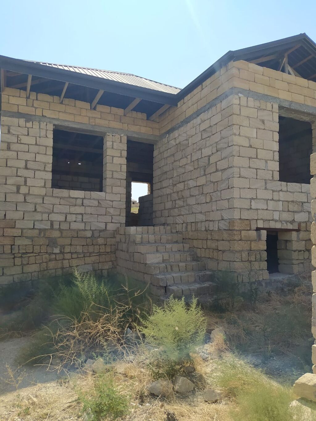 3 otaqlı, 80 kv. m, Təmirsiz