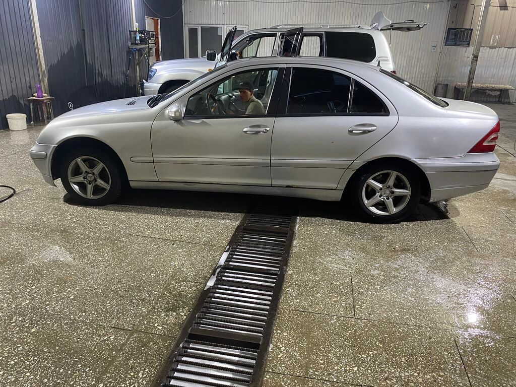 Mercedes-Benz C-Class: 2000 г., 2 л, Механика, Бензин, Седан: фото 3