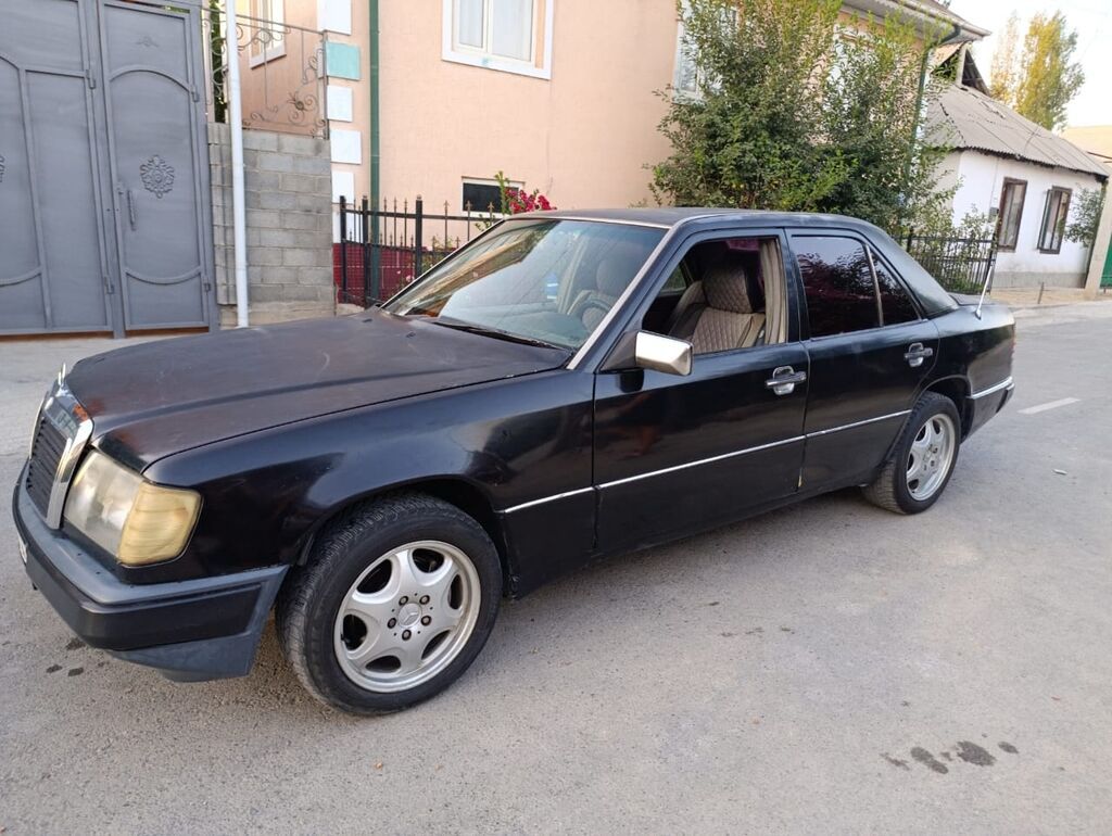 Mercedes-Benz W124: 1992 г., 2 л, Механика, Бензин, Седан: фото 4