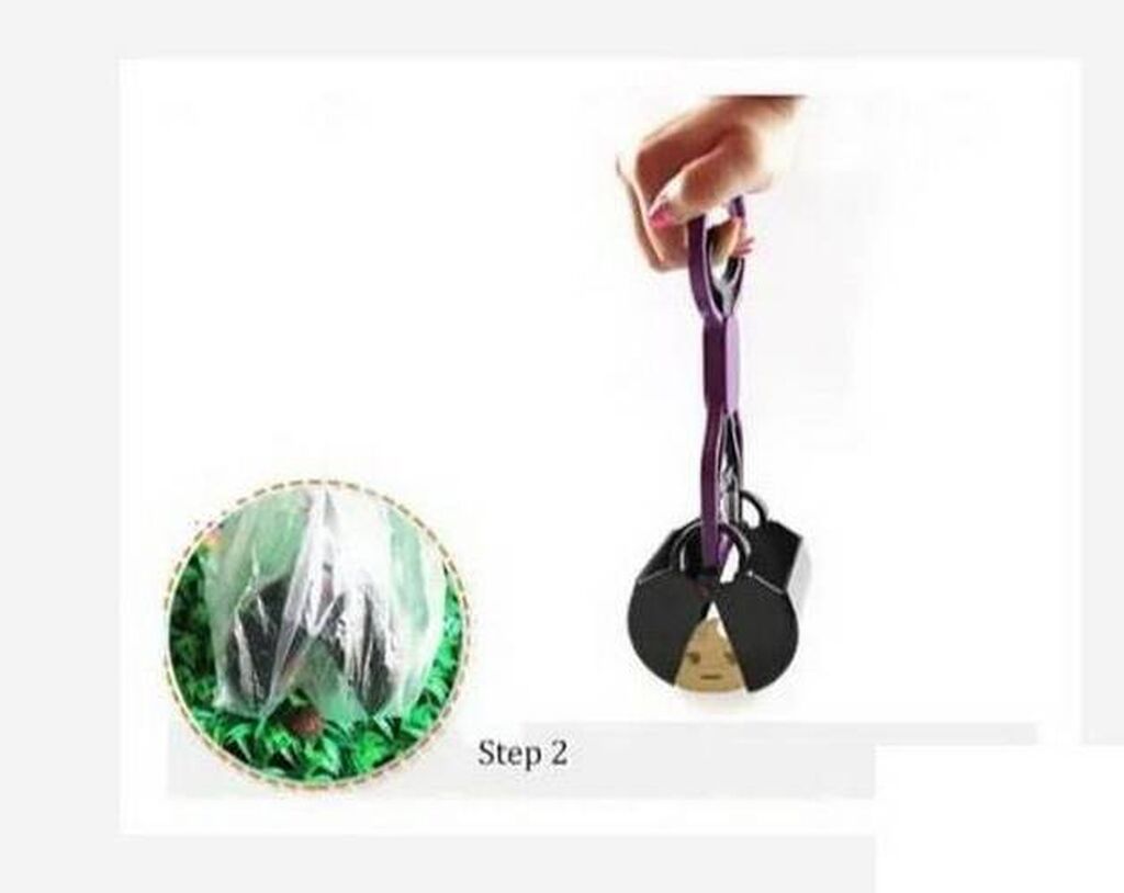 Oprema za kućne ljubimce: Ručna hvataljka za pseci izmet.
Veoma praktična