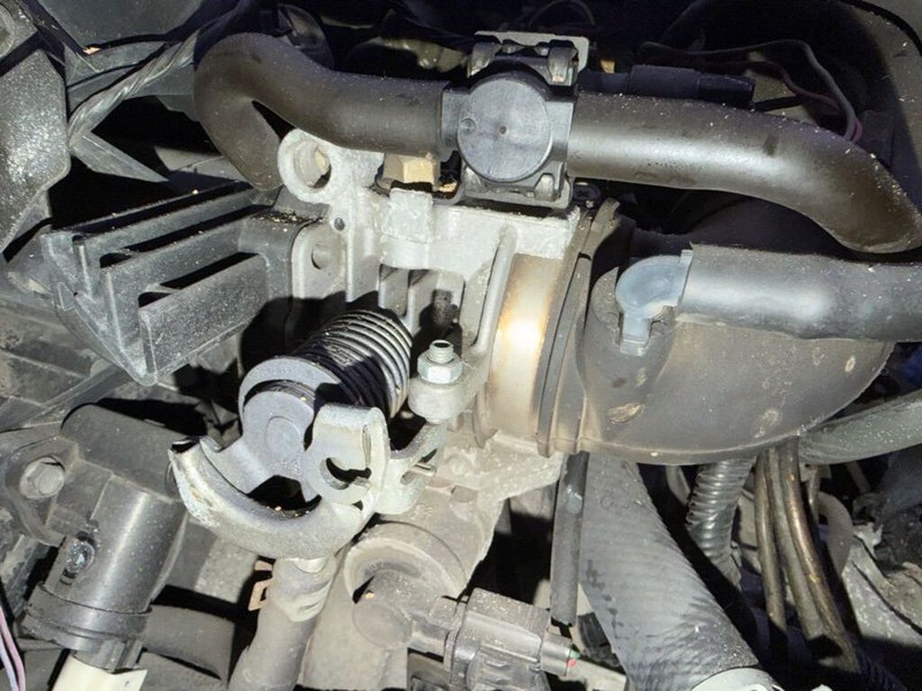 Дроссельная заслонка Mazda 2005 г., Б/у, Оригинал, Япония: фото 2