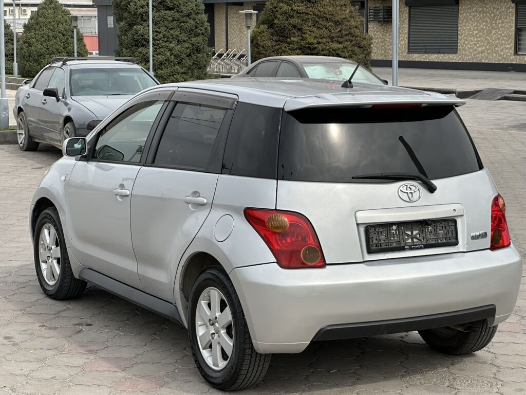 Toyota Ist: 2003 г., 1.3 л, Автомат, Бензин, Хэтчбэк: фото 6