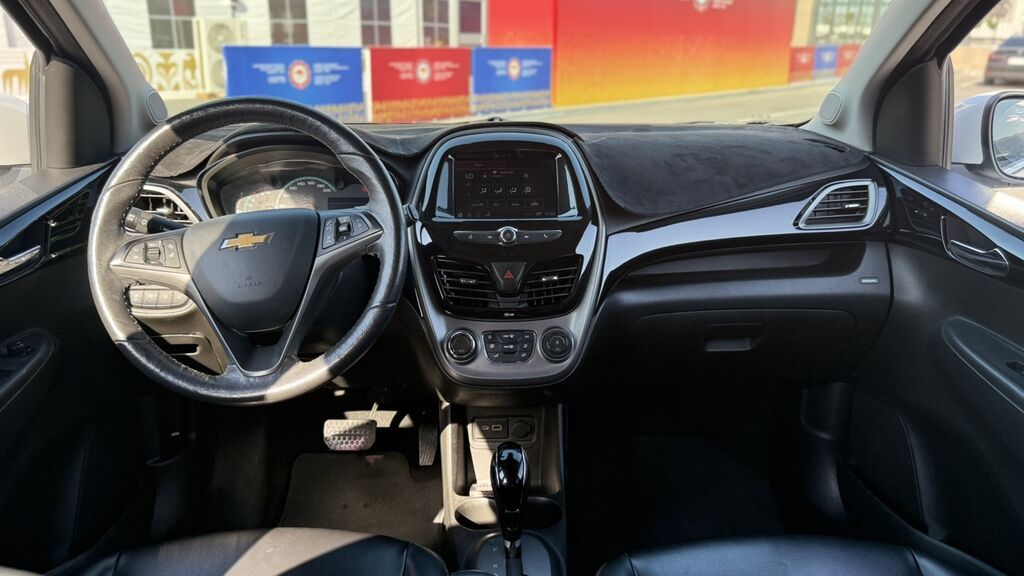 Chevrolet Spark: 2019 г., 0.1 л, Автомат, Бензин, Хэтчбэк: фото 8