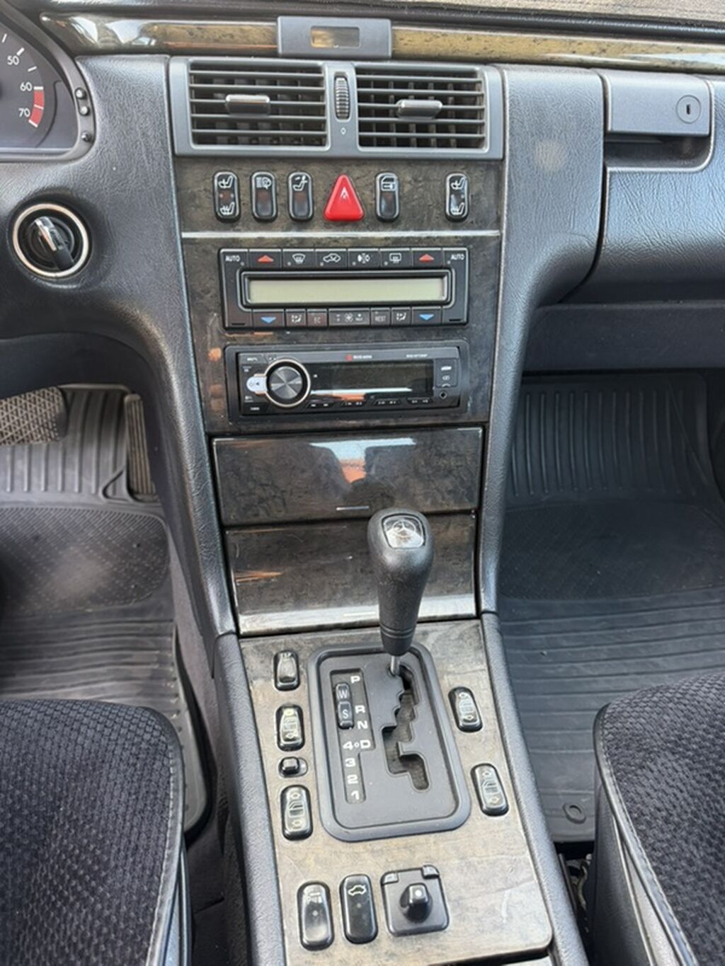 Mercedes-Benz E-Class: 1998 г., 4.3 л, Автомат, Бензин, Седан: фото 6