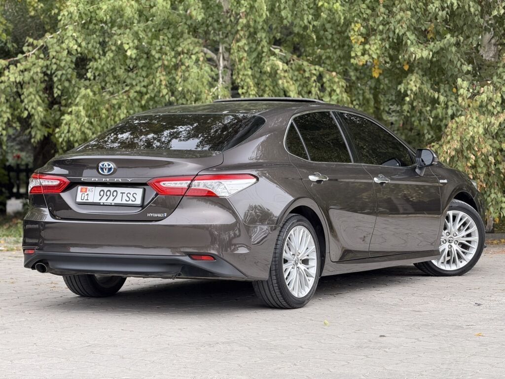 Toyota Camry: 2019 г., 2.5 л, Автомат, Гибрид, Седан: фото 6