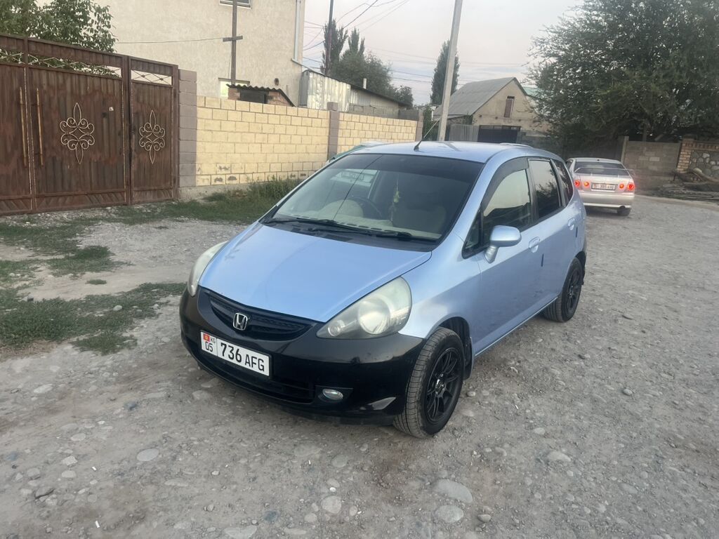 Honda Fit: 2002 г., Автомат, Бензин, Хэтчбэк: фото 2