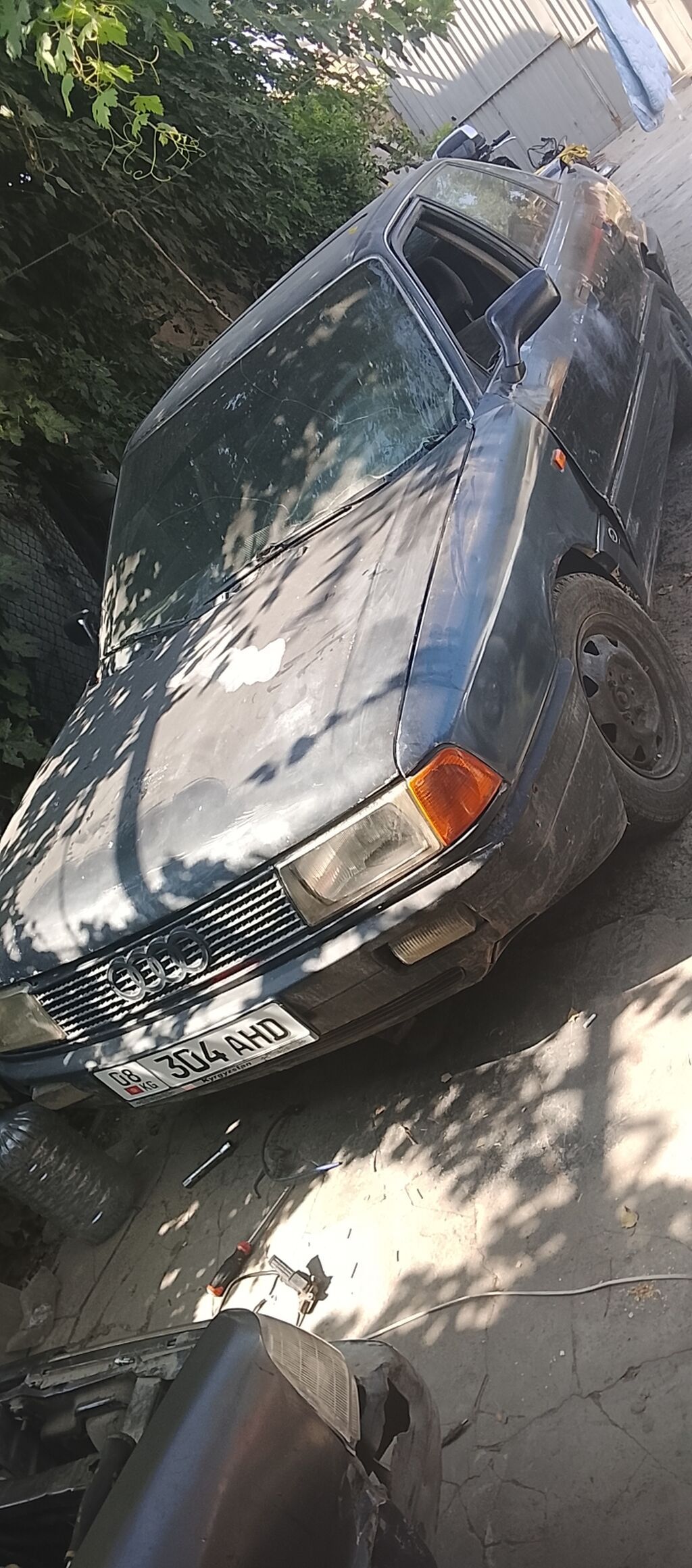 Audi 80: 1991 г., Механика, Бензин, Седан: фото 1