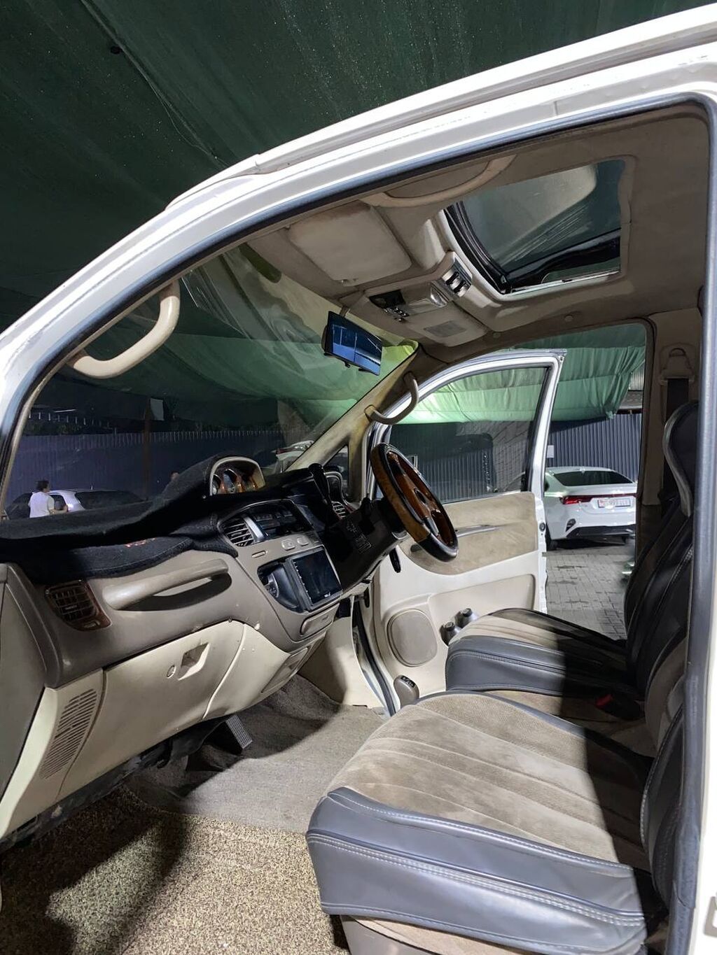 Mitsubishi Space Gear: 1994 г., 2.4 л, Автомат, Бензин, Минивэн: фото 6