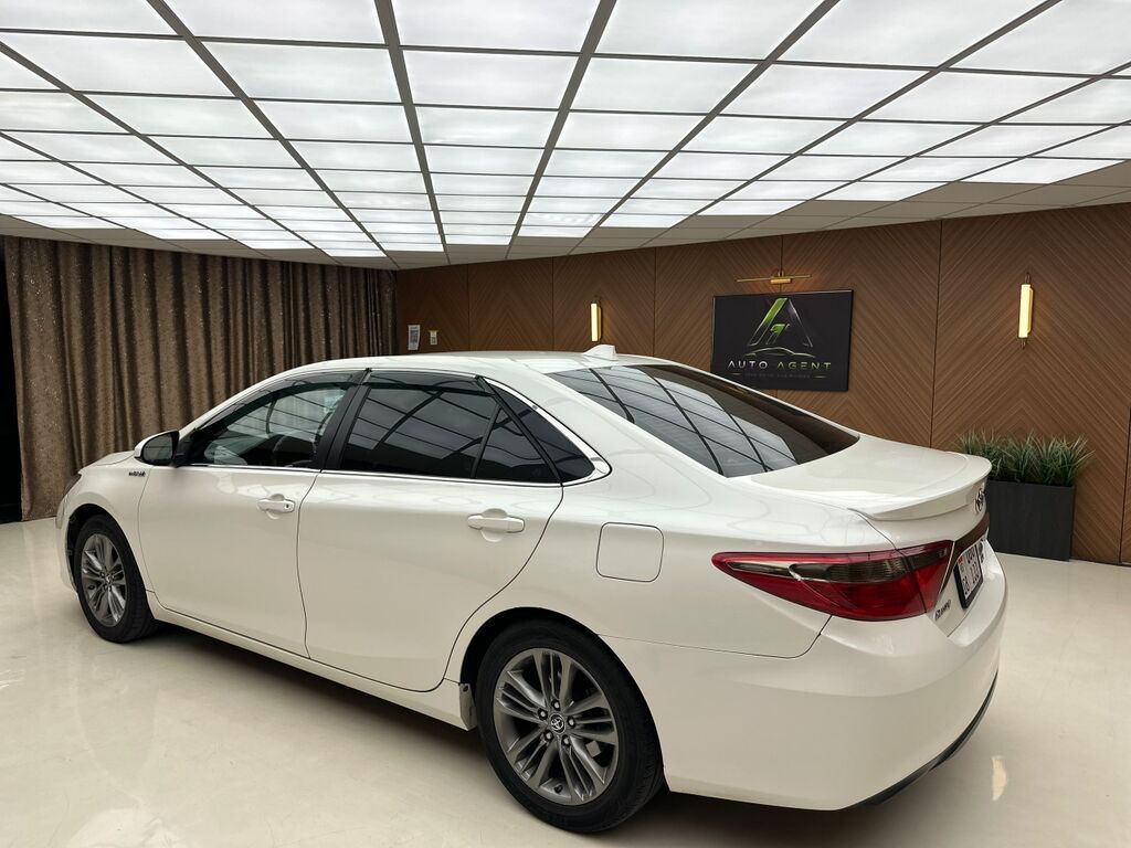 Toyota Camry: 2016 г., 2.5 л, Автомат, Гибрид, Седан: фото 4