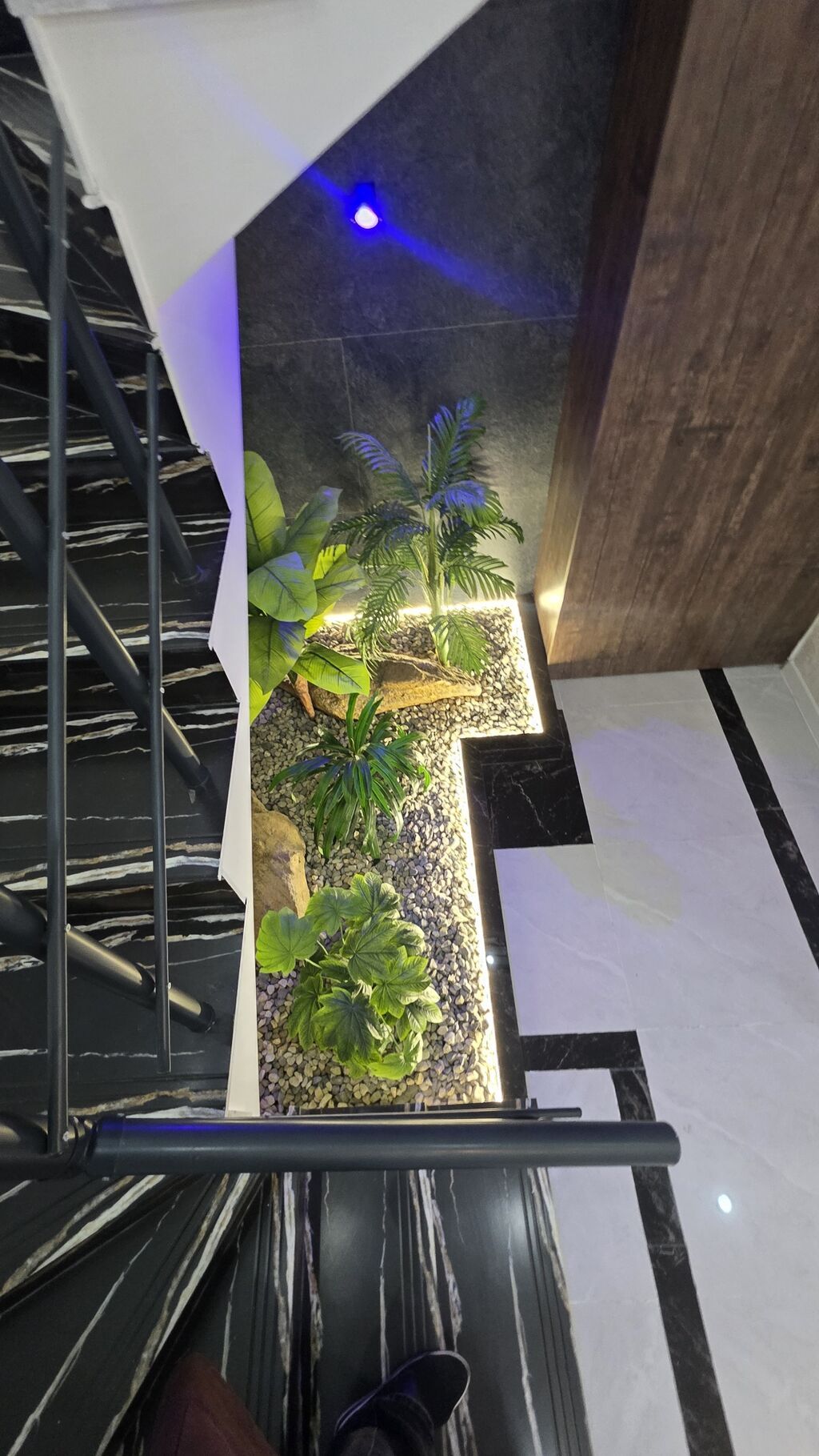 4 otaqlı, 168 kv. m, Yeni təmirli