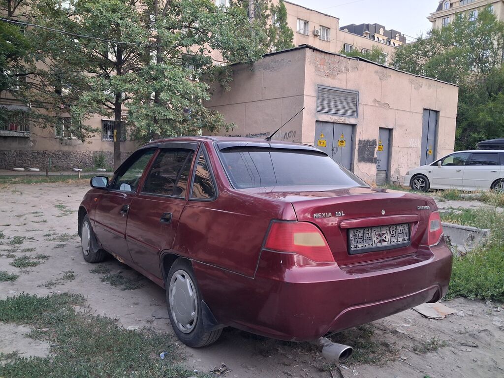 Daewoo Nexia: 2011 г., 1.6 л, Механика, Бензин, Седан: фото 3