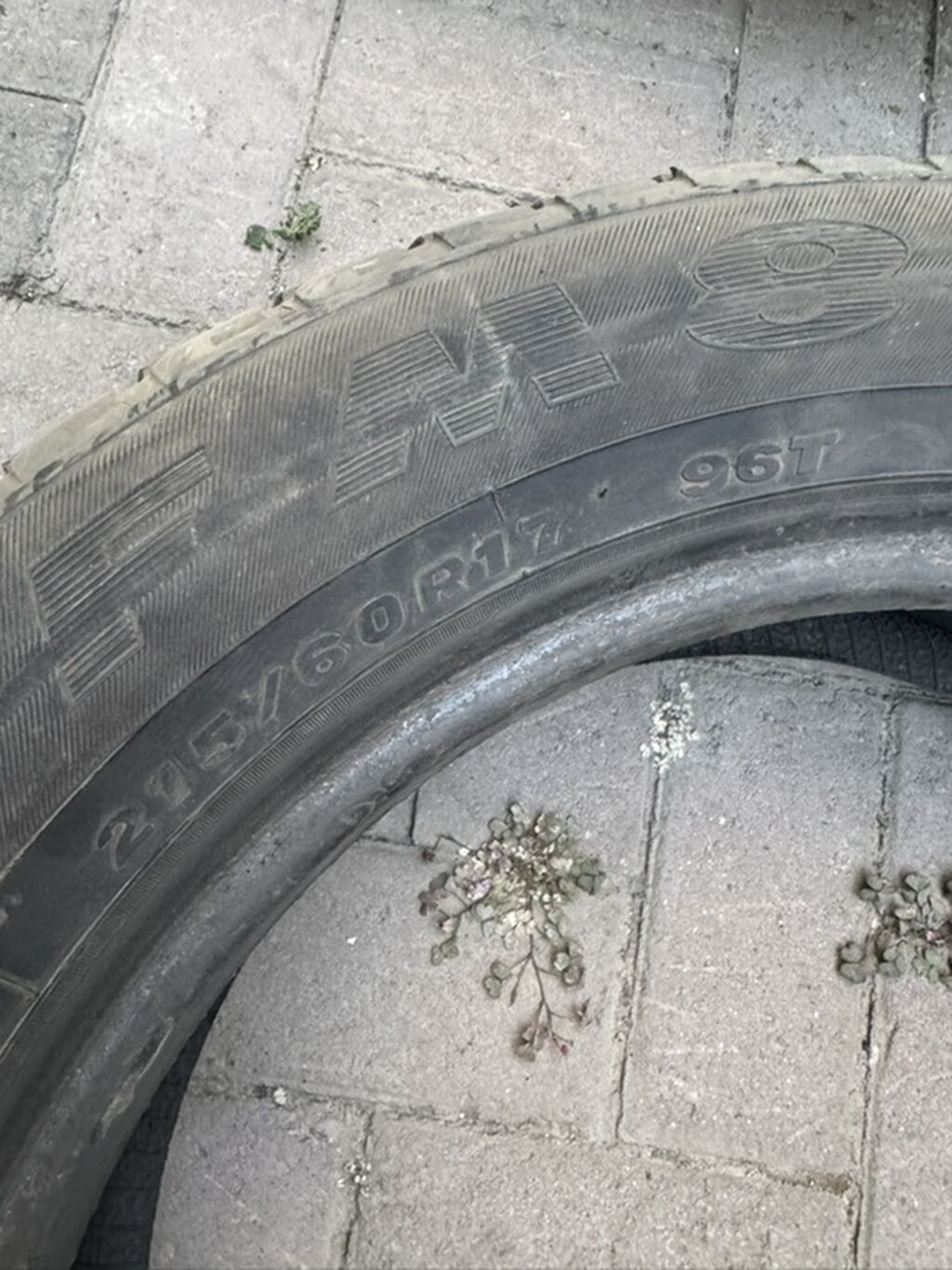 Пара зимних шин Goodyear 215/60 R17 (липучка / M+S) Продаю пару: фото 2