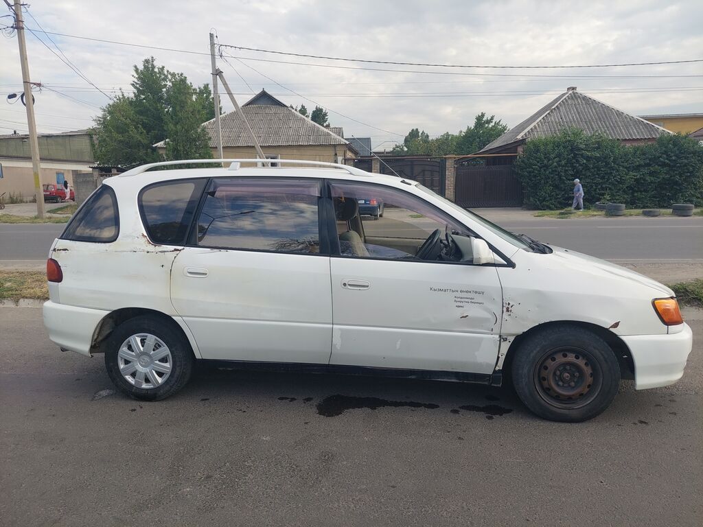 Toyota Ipsum: 2000 г., Автомат, Бензин, Минивэн: фото 4