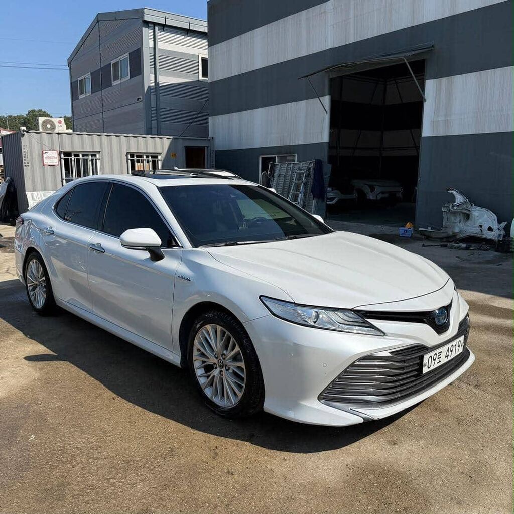 Toyota Camry: 2019 г., 2.5 л, Автомат, Гибрид, Седан: фото 1