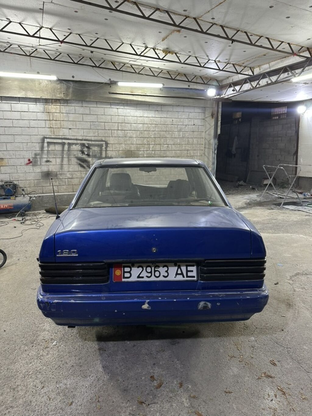Mercedes-Benz 190: 1989 г., 2 л, Механика, Бензин, Седан: фото 4