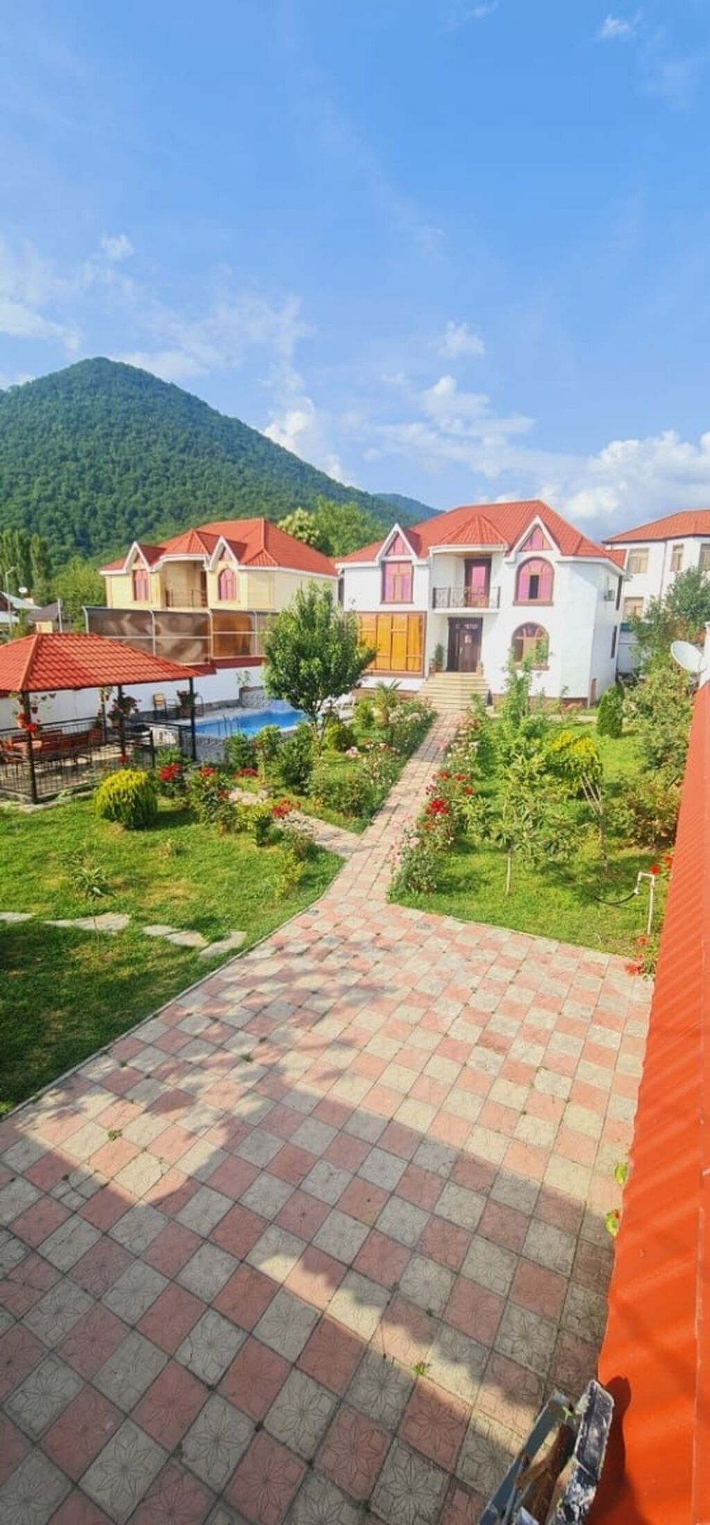 220 kv. m, 4 otaqlı, Qaz, Kanalizasiya, Su